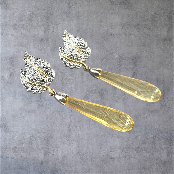 Long silver plated citrine color dangling earrings leaf design - Picture 3 of 7